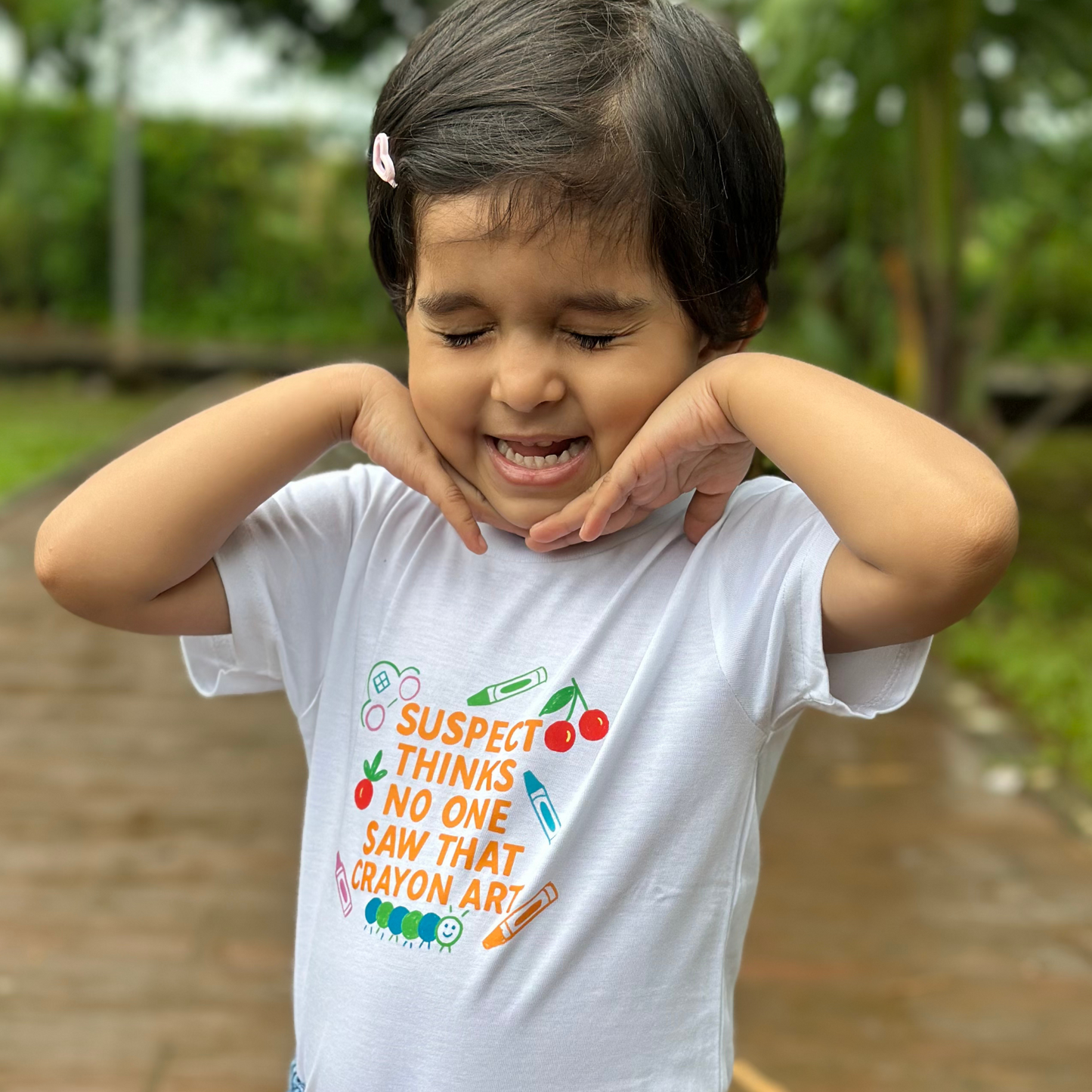 'Suspect Thinks No One Saw That Crayon Art' T- Shirt